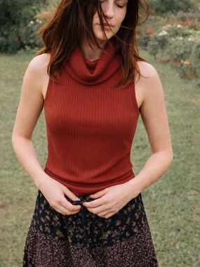 Urban Outfitters Ribbed Sleeveless Turtleneck Top Rust Brown XS